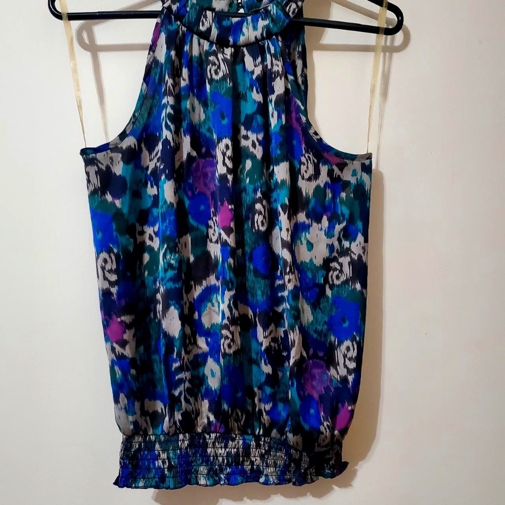 High-neck Multicolor Sleeveless Blouse